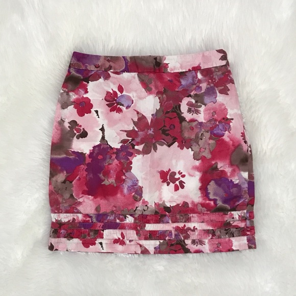 LOFT Dresses & Skirts - Ann Taylor LOFT-Pink Floral Skirt-EUC-Sz 2